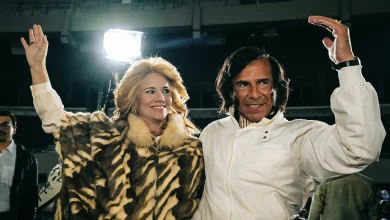 Griselda Siciliani y Leonardo Sbaraglia como Zulema y Carlos Menem en la serie Menem, de Prime Video